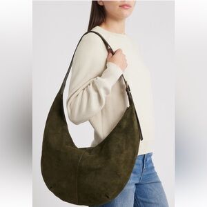 NWT Madewell; The Essential Curve
Shoulder Bag